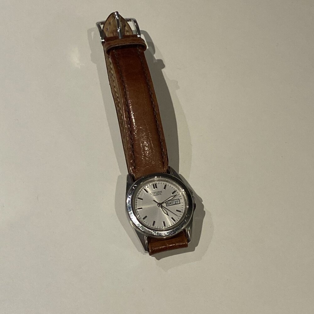 Citizen Quartz Women's Watch Calendar Silver Tone 26MM White Dial French Dates